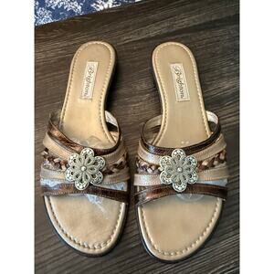 Brighton Bronze/Brown/Silver Flower Medallion Leather Flat Sandals Sz 9.5